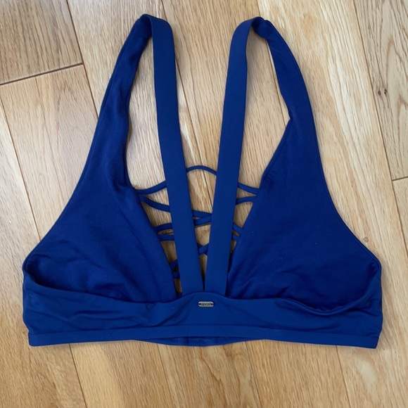 Rip Curl bathing suit bikini swim top - Picture 3 of 5